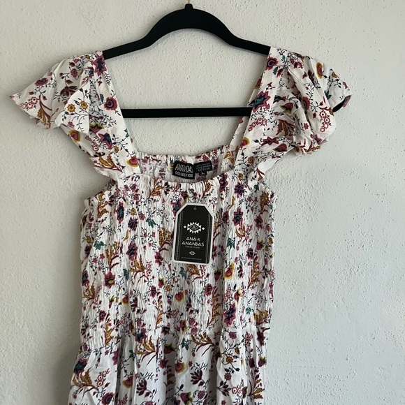 Anada’s Woman White Floral Smocked Flutter- Sleeve 100% Rayon Dress, L - Picture 6 of 9